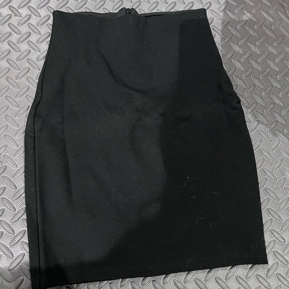 black fitted pencil skirt.